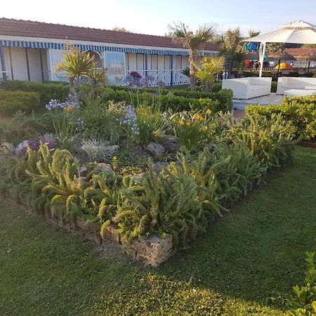 Bed And Breakfast Bagno Venezia Marina Di Carrara Exterior foto