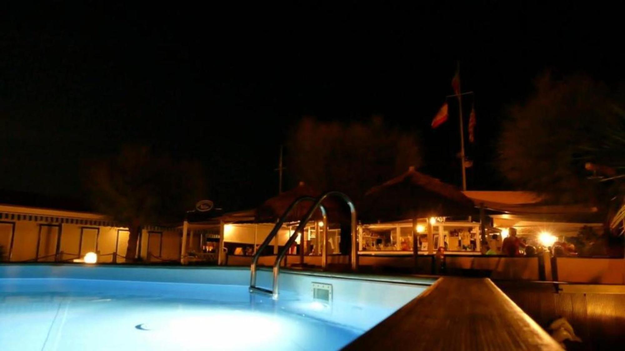 Bed And Breakfast Bagno Venezia Marina Di Carrara Exterior foto