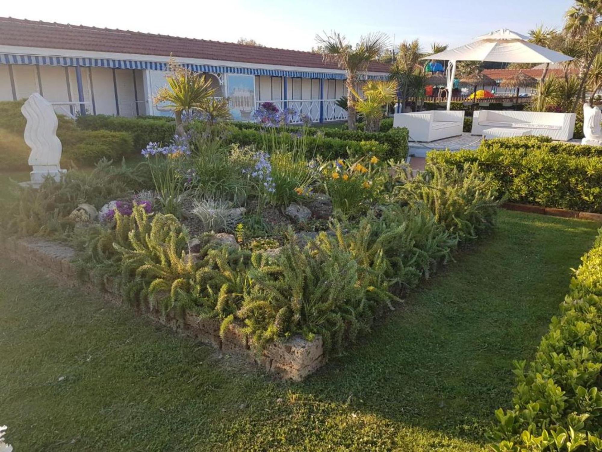 Bed And Breakfast Bagno Venezia Marina Di Carrara Exterior foto