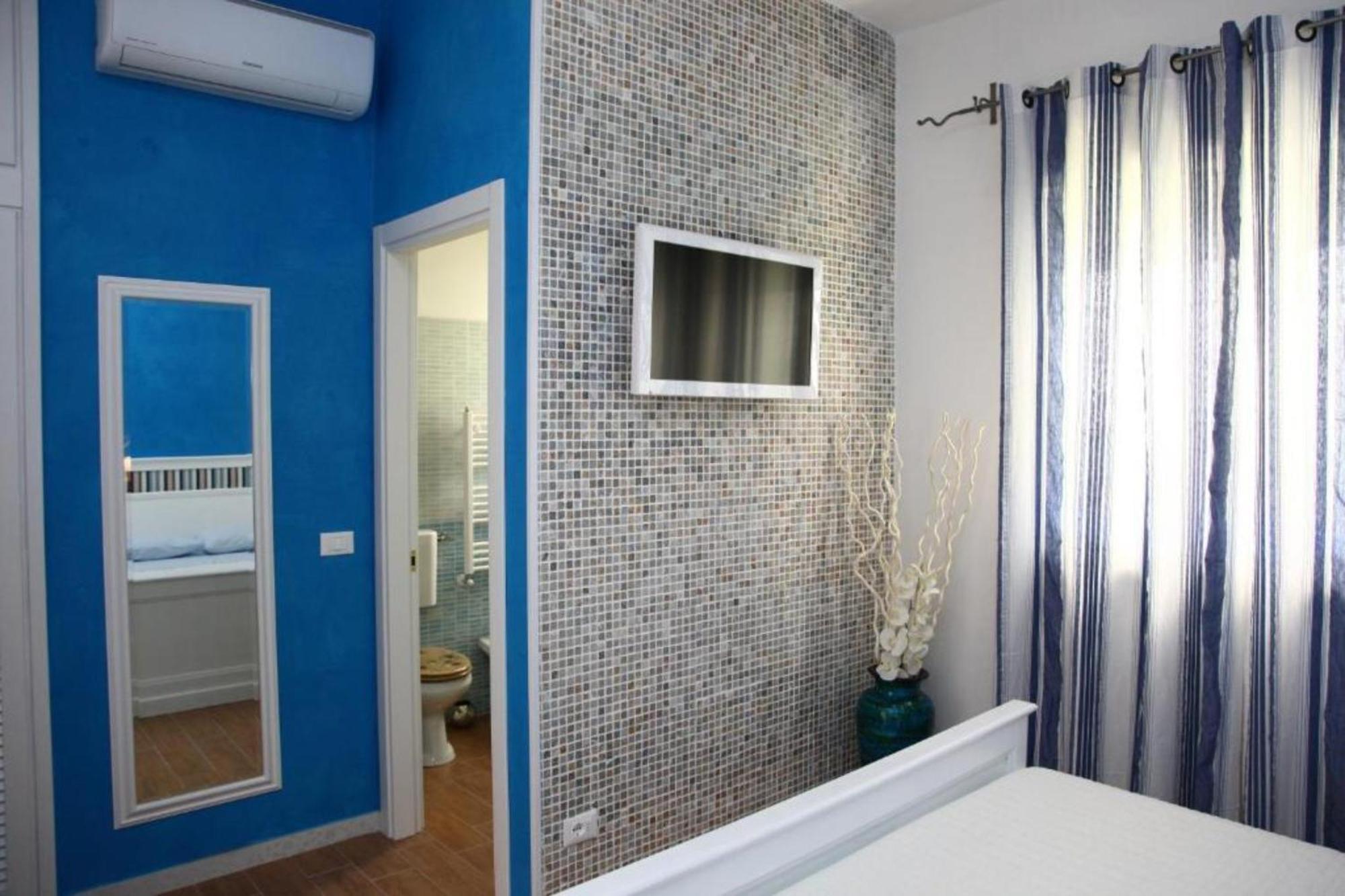 Bed And Breakfast Bagno Venezia Marina Di Carrara Exterior foto
