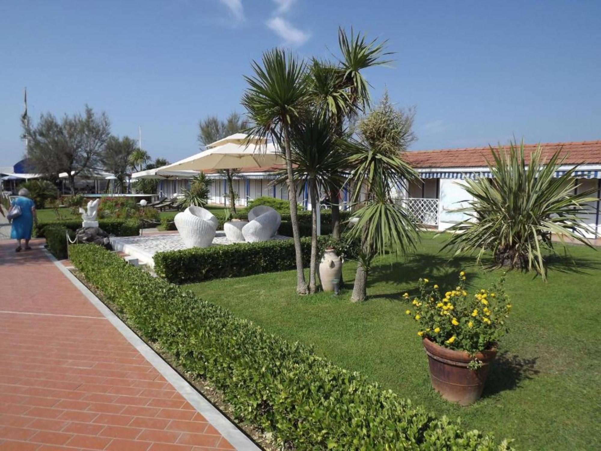 Bed And Breakfast Bagno Venezia Marina Di Carrara Exterior foto