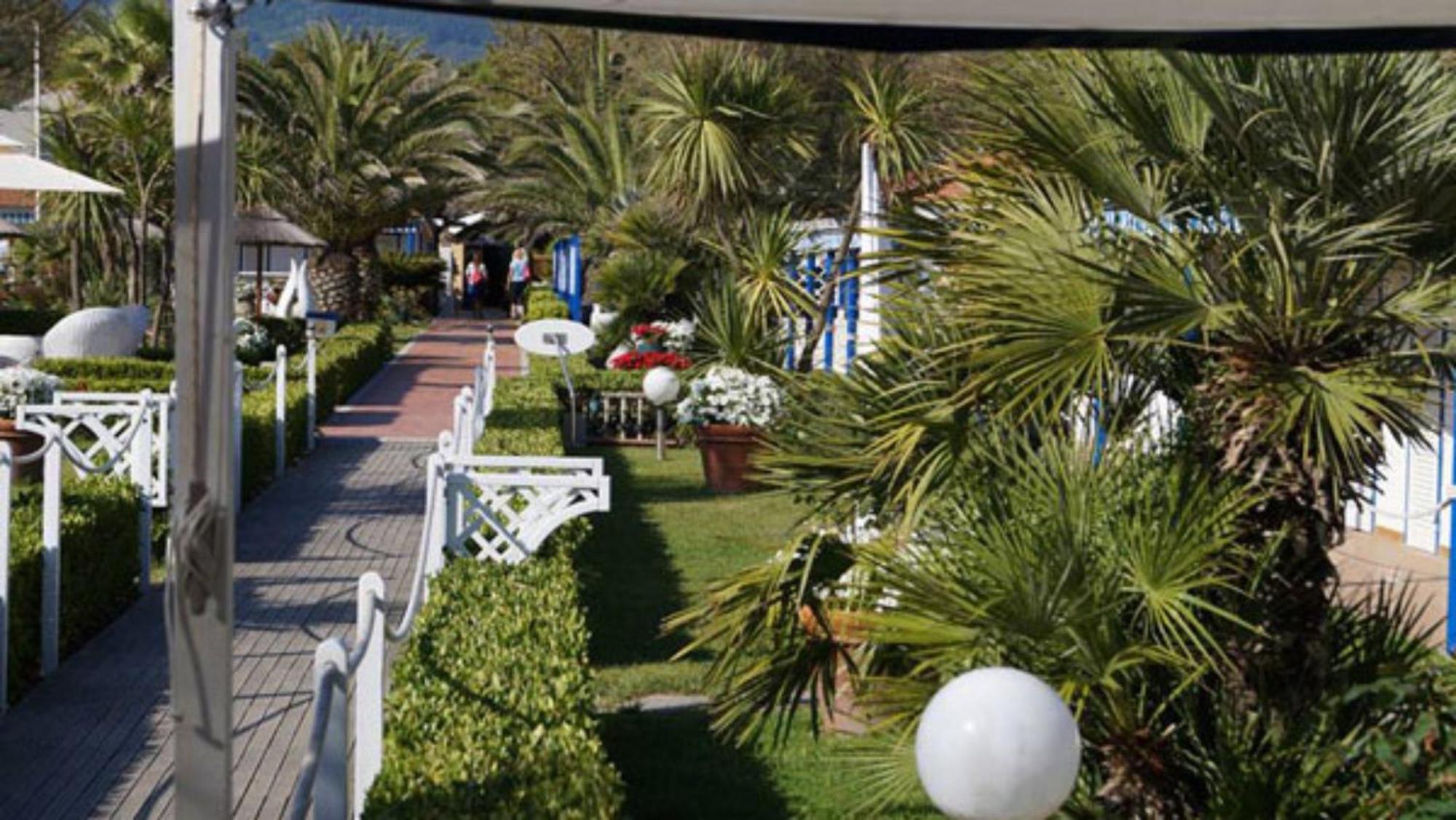 Bed And Breakfast Bagno Venezia Marina Di Carrara Exterior foto