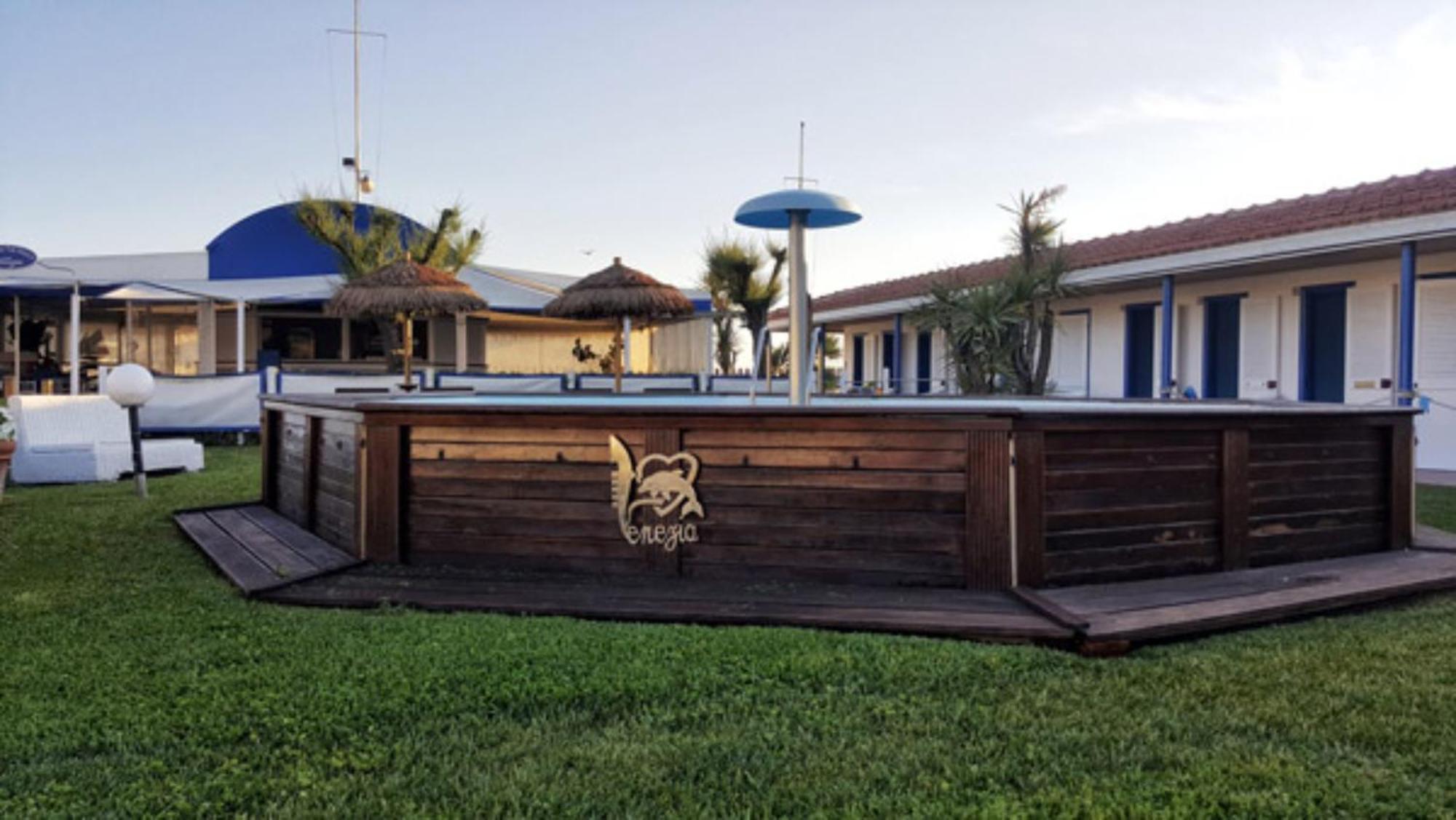 Bed And Breakfast Bagno Venezia Marina Di Carrara Exterior foto